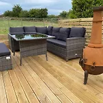 Idyllic Whitby Cottage, With Sea Views, Sleeps 6
